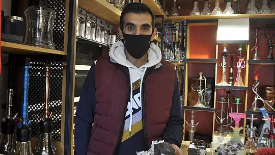 Dedesi Ceviz Kırıyordu, Göktaşı Olduğunu İddia Etti