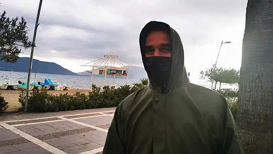 Marmarisliler 56 saatlik kısıtlama öncesi açık havada yürüyüş yaptı