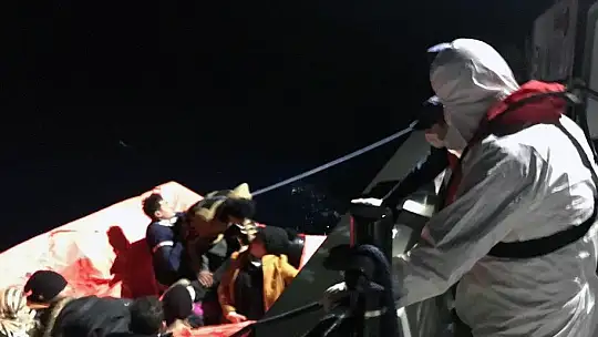 9 düzensiz göçmen kurtarıldı