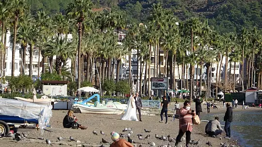 2020'nin son gününde Marmarisliler güzel havanın keyfini sürdü