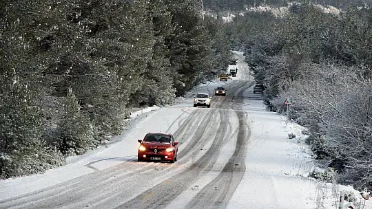 Kar gören Muğlalılar Yılanlı dağına çıktı