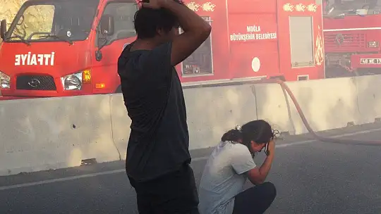 Ekmek teknelerinin yanışını gözyaşları içinde izlediler