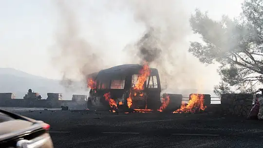 Ekmek teknelerinin yanışını gözyaşları içinde izlediler