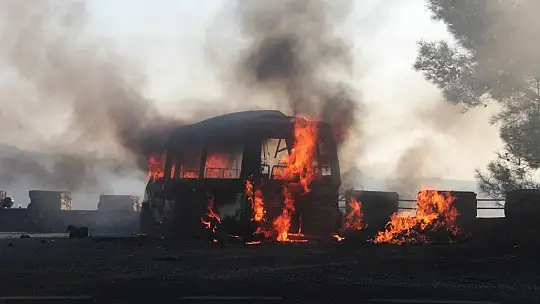 Ekmek teknelerinin yanışını gözyaşları içinde izlediler