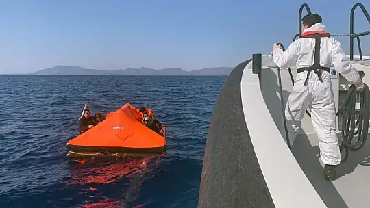 Marmaris'te 54 göçmen kurtarıldı