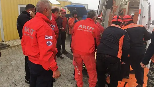 Fethiye'de Kayalıklara Düşen Rus Paraşütçü Kurtarıldı