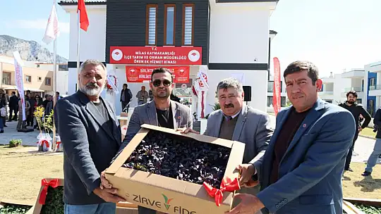 ÖREN'DE ÜRETİCİLERE 100 BİN ITRİ BİTKİ DAĞITILDI
