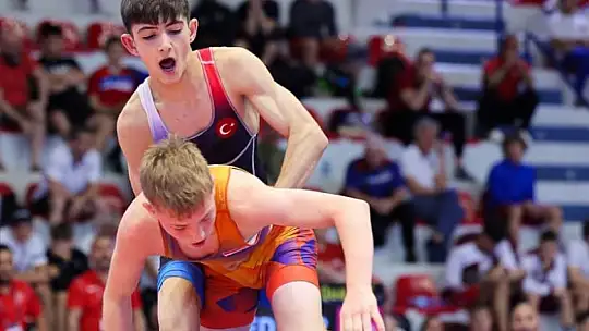 Güreşçi Sarp, Avrupa üçüncüsü oldu