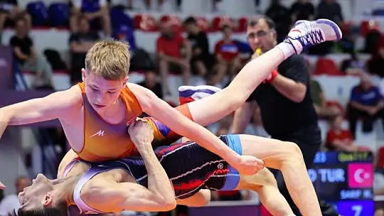 Güreşçi Sarp, Avrupa üçüncüsü oldu