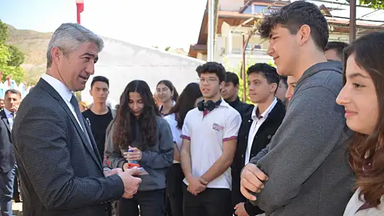 Çocukları sanatla, sporla ve bilimle buluşturdu