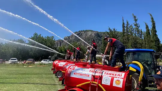 Dalyan TUSEV itfaiyeye ilk müdahale tankeri hibe etti