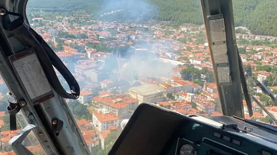 Korkutan yangın, iş yerleri zarar gördü