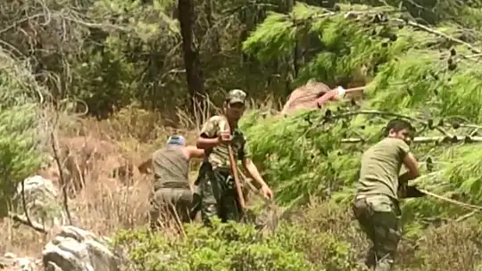 Azerbaycan'dan gelen itfaiyeciler Hisarönü Orhaniye yolundaki çalışmalara katılıyor