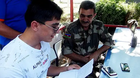 Azerbaycanlı ateş savaşçılarına duygulandıran mektuplar
