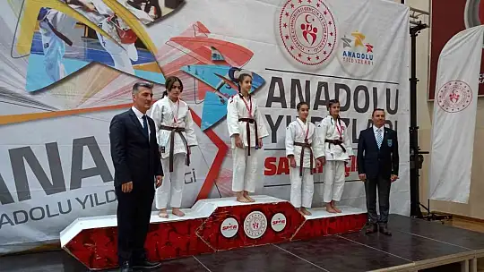 Babasının antrenörlüğünde genç sporcu hedefine ilerliyor