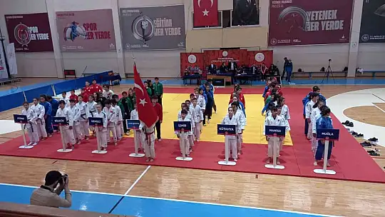 Babasının antrenörlüğünde genç sporcu hedefine ilerliyor