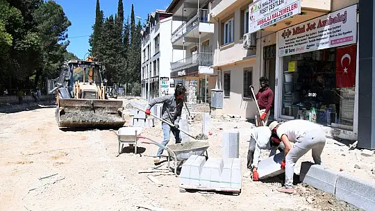 Baha Şıkman Caddesi'nde asfalt çalışmaları başladı
