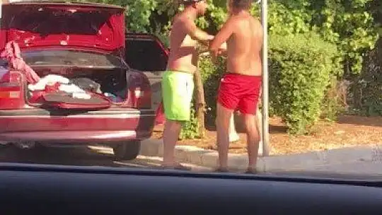 Balayı için Marmaris'e gelen çift tekme tokat birbirine girdi