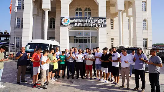 Başkan Akdenizli: 'Sporcularımızı Dualı Çayıra, Dualarla Uğurladık'