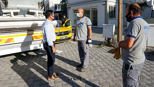 Başkan Aras Görev Başındaki Personelin ve Esnafın Bayramını Kutladı