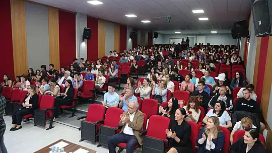 Başkan Atay yabancı öğrencilerle bir araya geldi