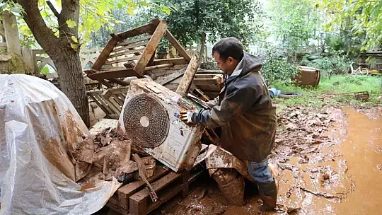 Başkan Oktay'dan yangın ve sel felaketlerinin ardından yetkili kurumlara çağrı