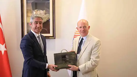 Başkan Oktay, İngiliz Diplomat Chilcott'u ağırladı