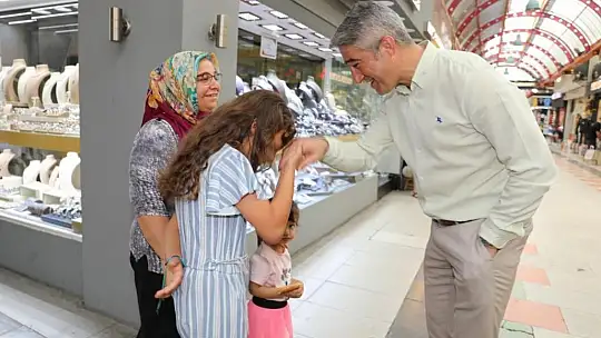 Başkan Oktay, Kapalıçarşı esnafıyla bayramlaştı