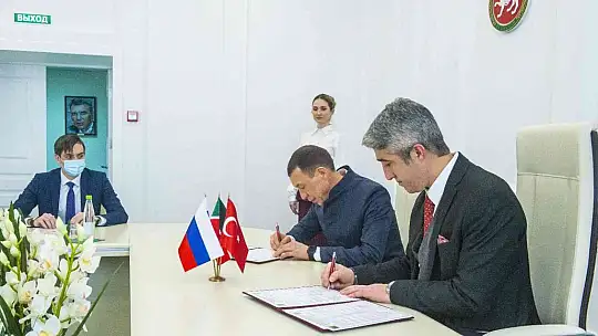 Başkan Oktay kardeş şehir Nijnekamsk'ta iş birliği protokolü imzaladı