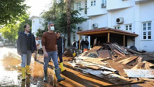 Başkan Oktay, selzedelerle bir araya geldi