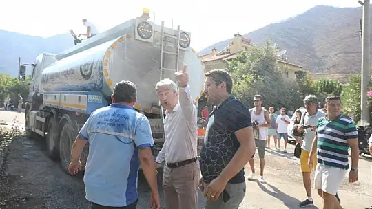Başkan Oktay ve ekibi yangın bölgesinde yer aldı