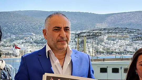 Belediye Başkanı Aras, Sıcak Haber'in yaş gününü kutladı