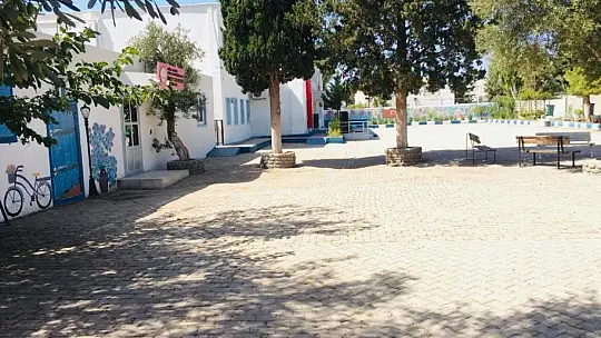 Belediye ekipleri okullarda dezenfeksiyon çalışması başlattı