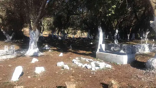 Belediye ekipleri, tarihi mezarlığın çehresini değiştirdi