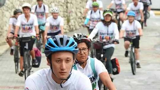 Bisiklet turu Kavaklıdere'de şehir turu ile başladı