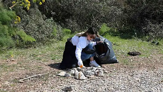 Bitez'de kıyı temizliği yapıldı