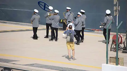 Bodrum'a tarihinin en büyük yolcu gemisi geldi