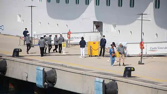 Bodrum'a tarihinin en büyük yolcu gemisi geldi