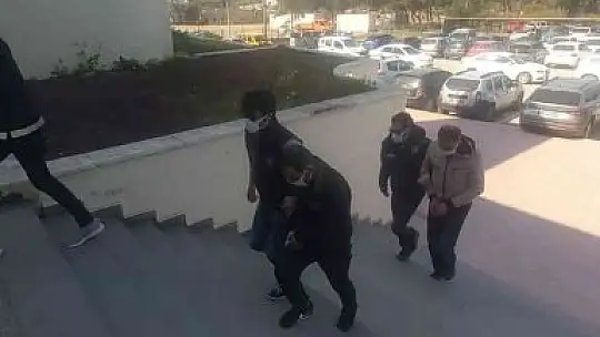 Bodrum'a uyuşturucu ile girerken yakalandılar