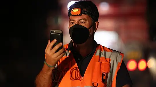 Bodrum Belediye Başkanı Aras, ekibiyle yangın mahallinde çalışıyor