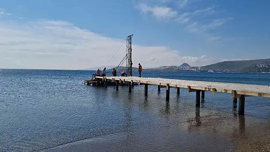 Bodrum Belediye Başkanı Aras kendi iskelesini yıktırdı