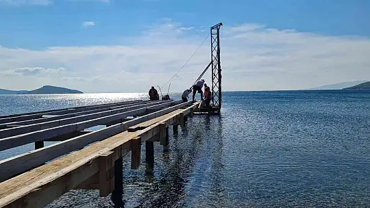 Bodrum Belediye Başkanı Aras kendi iskelesini yıktırdı