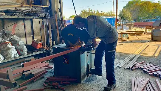 Bodrum belediyesi kendi mobilyasını üretiyor