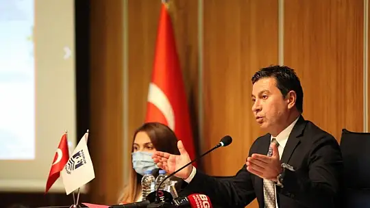 Bodrum Belediyesi meclis toplantısında işaret diliyle çeviri yapıldı