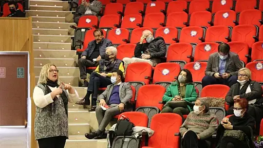 Bodrum Belediyesi meclis toplantısında işaret diliyle çeviri yapıldı