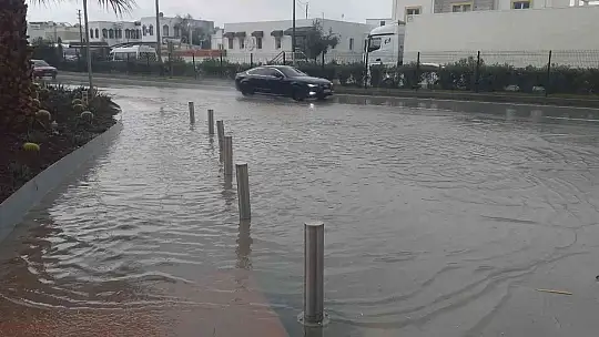 Bodrum'da beklenen yağış başladı