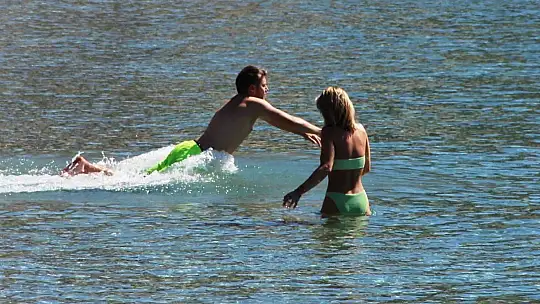 Bodrum'da deniz keyfi, Doğu'da kar kabusu