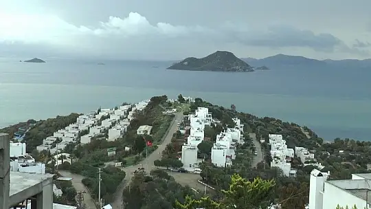 Bodrum'da denizin rengi kahverengiye dönüştü