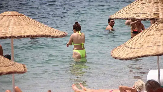 Bodrum'da dereceyi gören sahile koştu