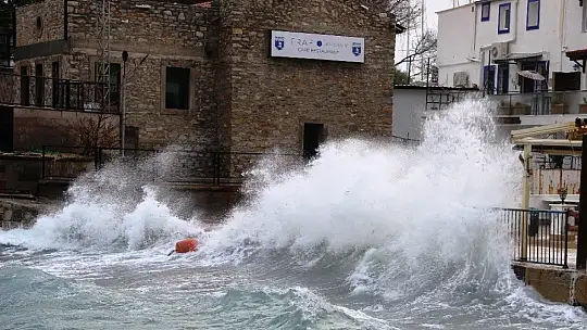 Bodrum'da dev dalgalar oluştu